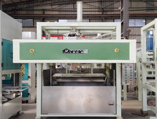 700Pcs / H البيض الكرتون آلة متردد تشكيل نوع 3-4 أشخاص